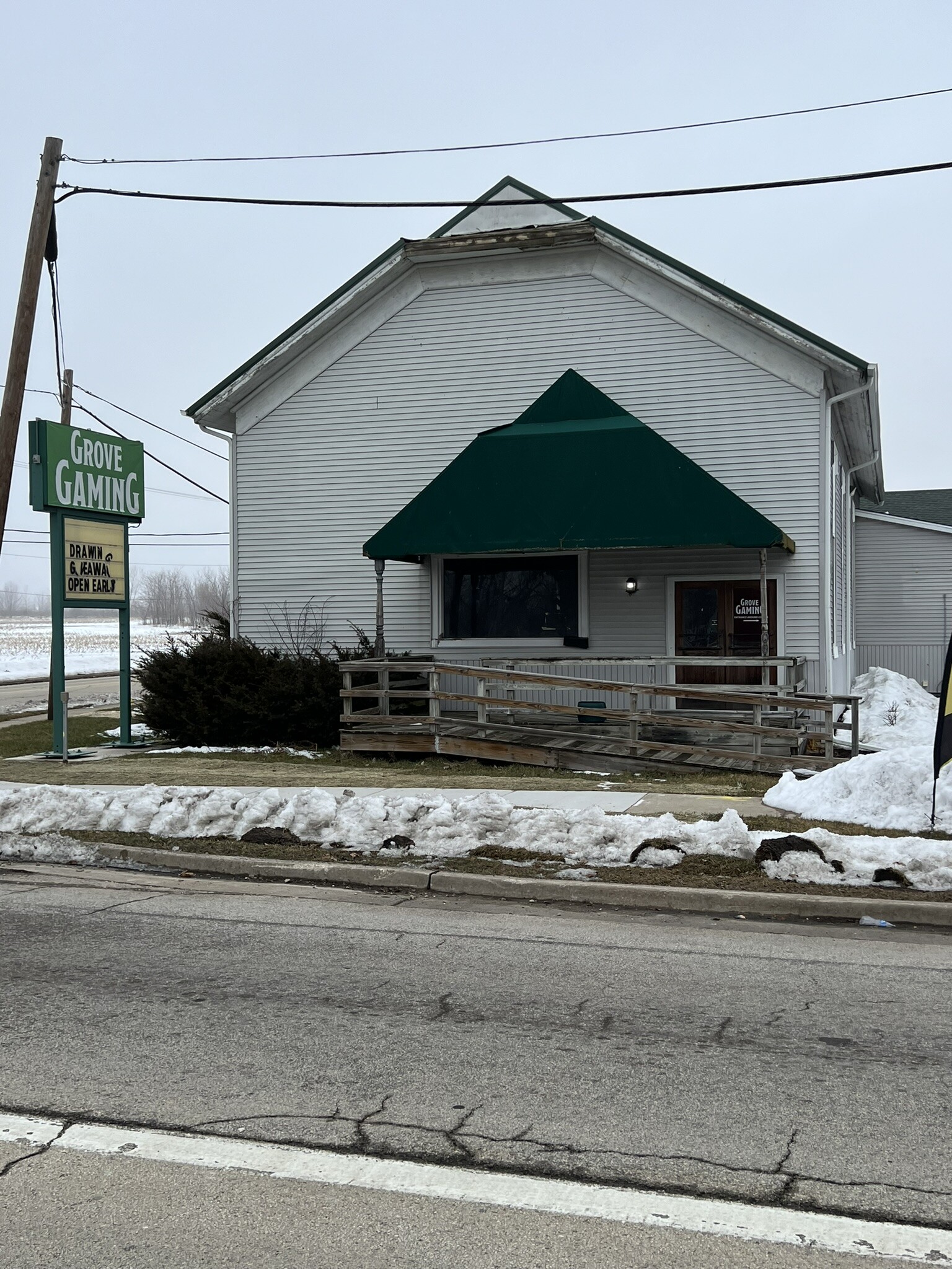 100 E Grove St, Poplar Grove, IL en alquiler Foto del edificio- Imagen 1 de 29