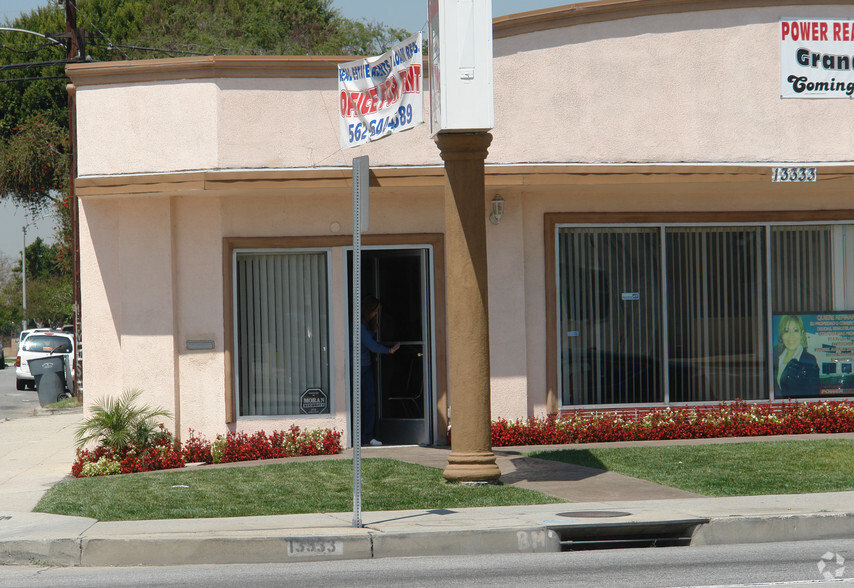 13333 paramount Blvd, South Gate, CA en alquiler - Foto del edificio - Imagen 3 de 8