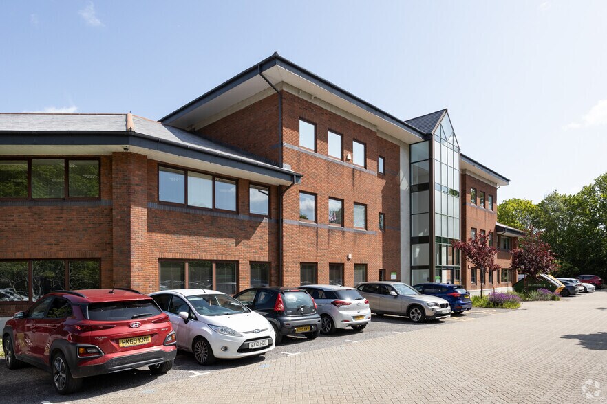 Grange Dr, Southampton en alquiler - Foto del edificio - Imagen 1 de 32