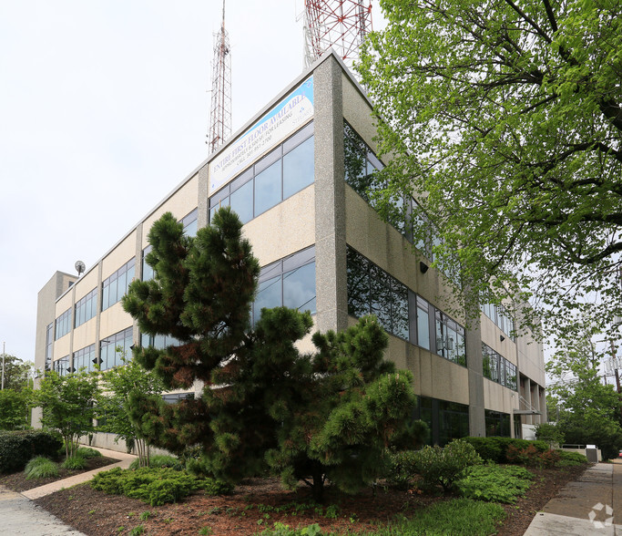 4000 Chesapeake St NW, Washington, DC en venta - Foto del edificio - Imagen 3 de 6