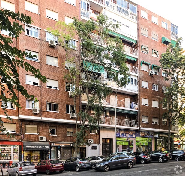 Edificios residenciales en Madrid, MAD en venta - Foto del edificio - Imagen 2 de 2