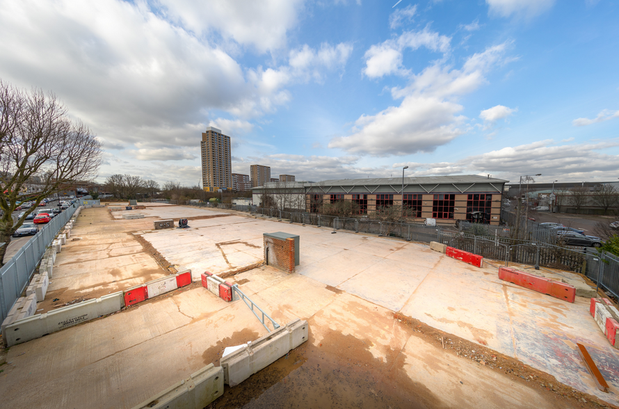 Coronation Rd, London en alquiler - Foto del edificio - Imagen 1 de 3