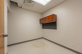 16532 Oak Park Ave, Tinley Park, IL en alquiler Foto del interior- Imagen 2 de 26