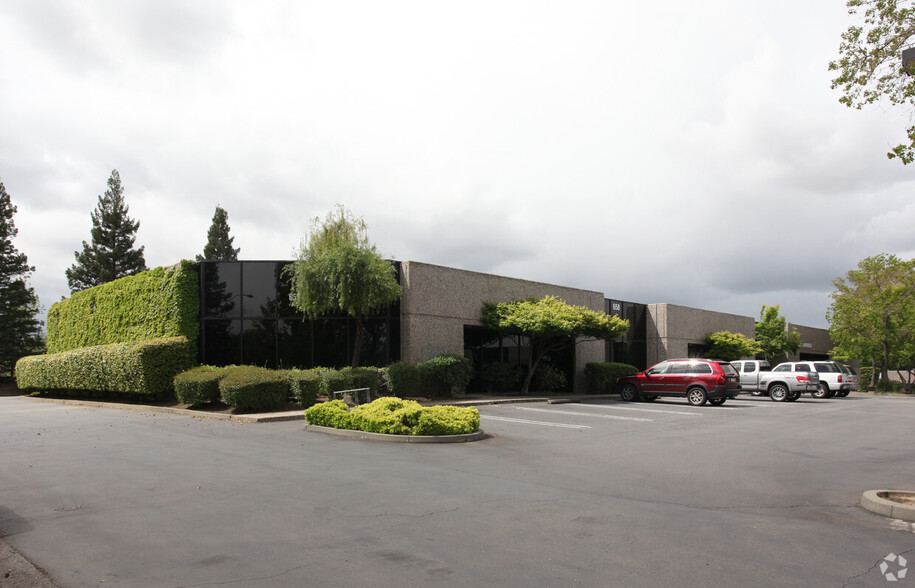 658 Commerce Dr, Roseville, CA en alquiler - Foto del edificio - Imagen 2 de 5