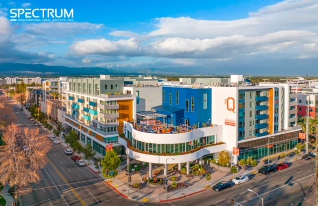 6200 Variel Ave, Woodland Hills, CA en alquiler - Foto del edificio - Imagen 1 de 8