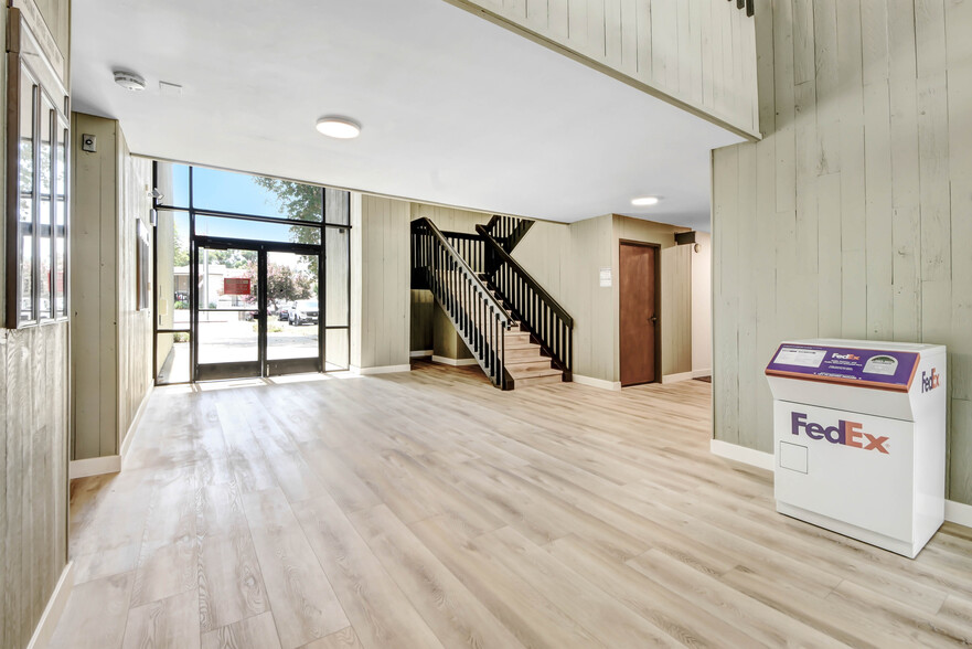 21243 Ventura Blvd, Woodland Hills, CA en alquiler - Foto del interior - Imagen 3 de 6