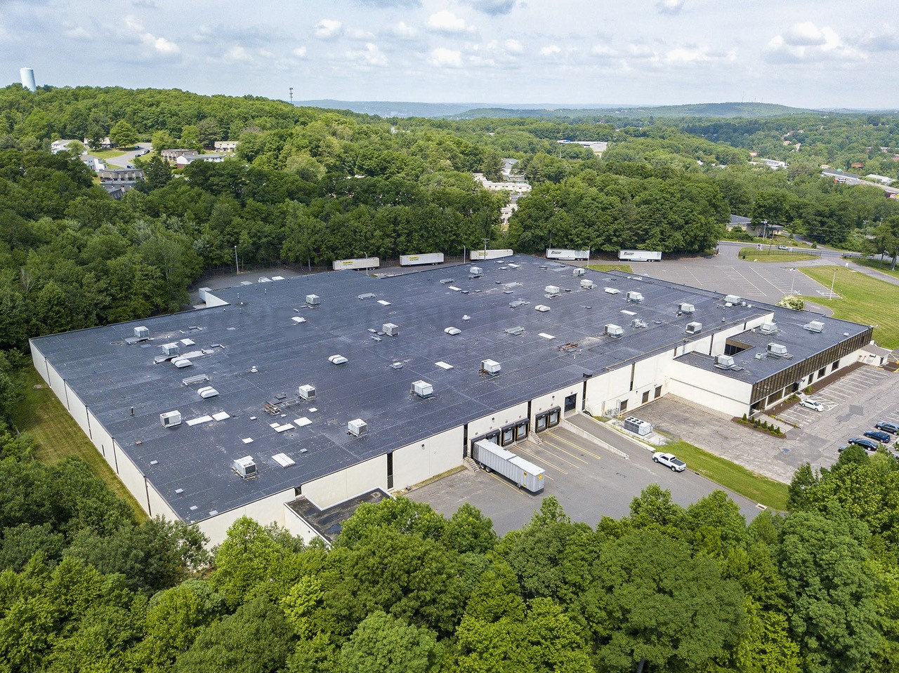 400 Captain Neville Dr, Waterbury, CT en alquiler Foto del edificio- Imagen 1 de 16