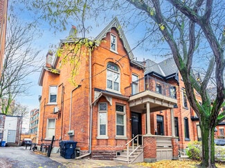 Más detalles de 24 Webster Av, Toronto, ON - Edificio residencial​ en venta