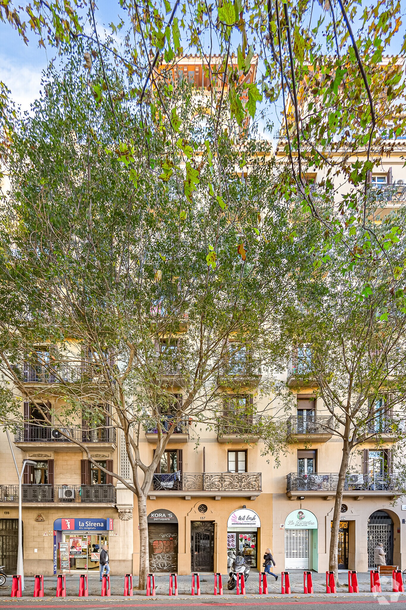 Edificio residencial en Barcelona, Barcelona en venta Foto principal- Imagen 1 de 3