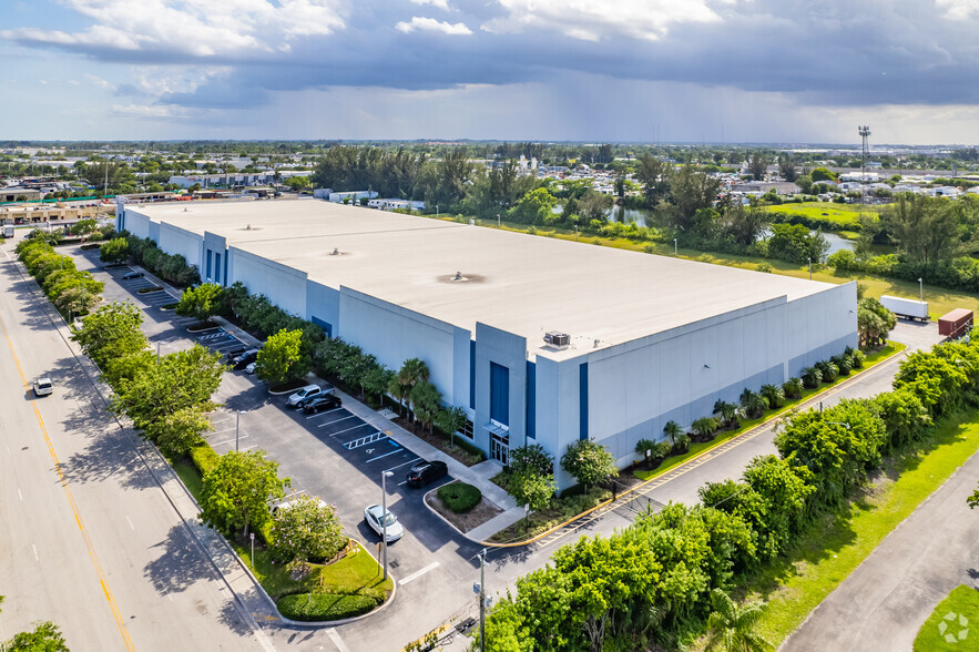 3501 Burris Rd, Davie, FL en alquiler - Foto del edificio - Imagen 1 de 15