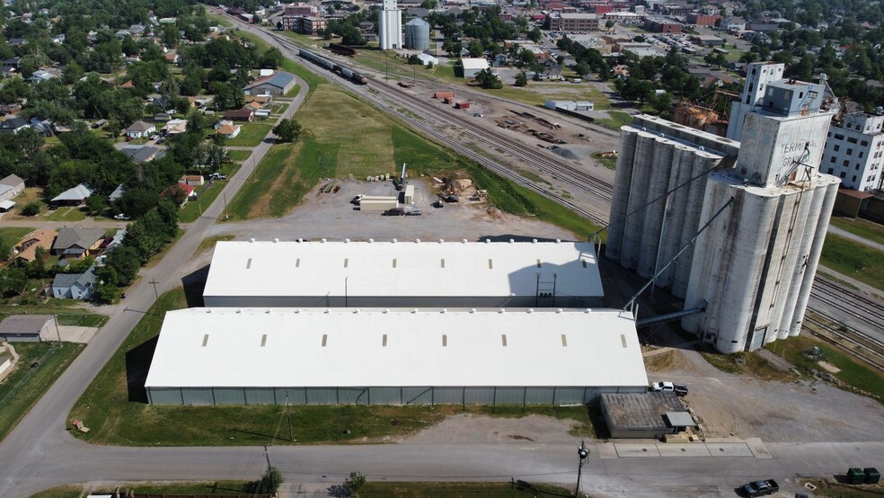 220 W Oak St, El Reno, OK en alquiler - Foto del edificio - Imagen 1 de 4