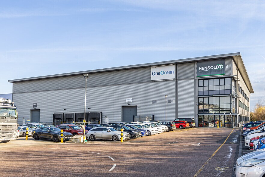 6 Mollison Ave, Waltham Cross en alquiler - Foto del edificio - Imagen 1 de 11