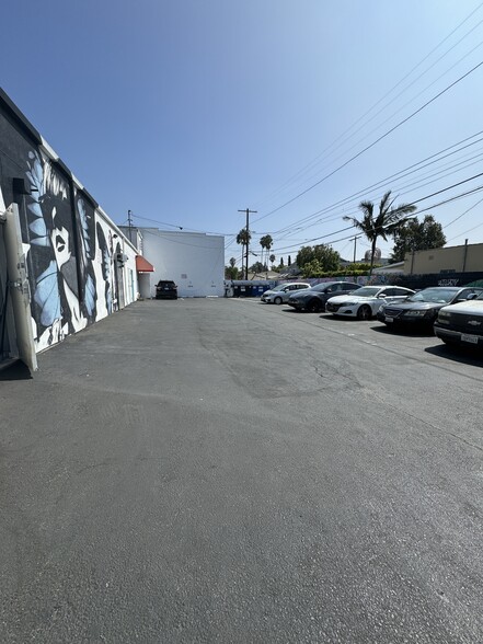 7574-7580 Melrose Ave, Los Angeles, CA en alquiler - Foto del edificio - Imagen 2 de 2