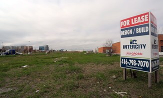 Más detalles de 703 Applewood Cres, Vaughan, ON - Terreno en alquiler