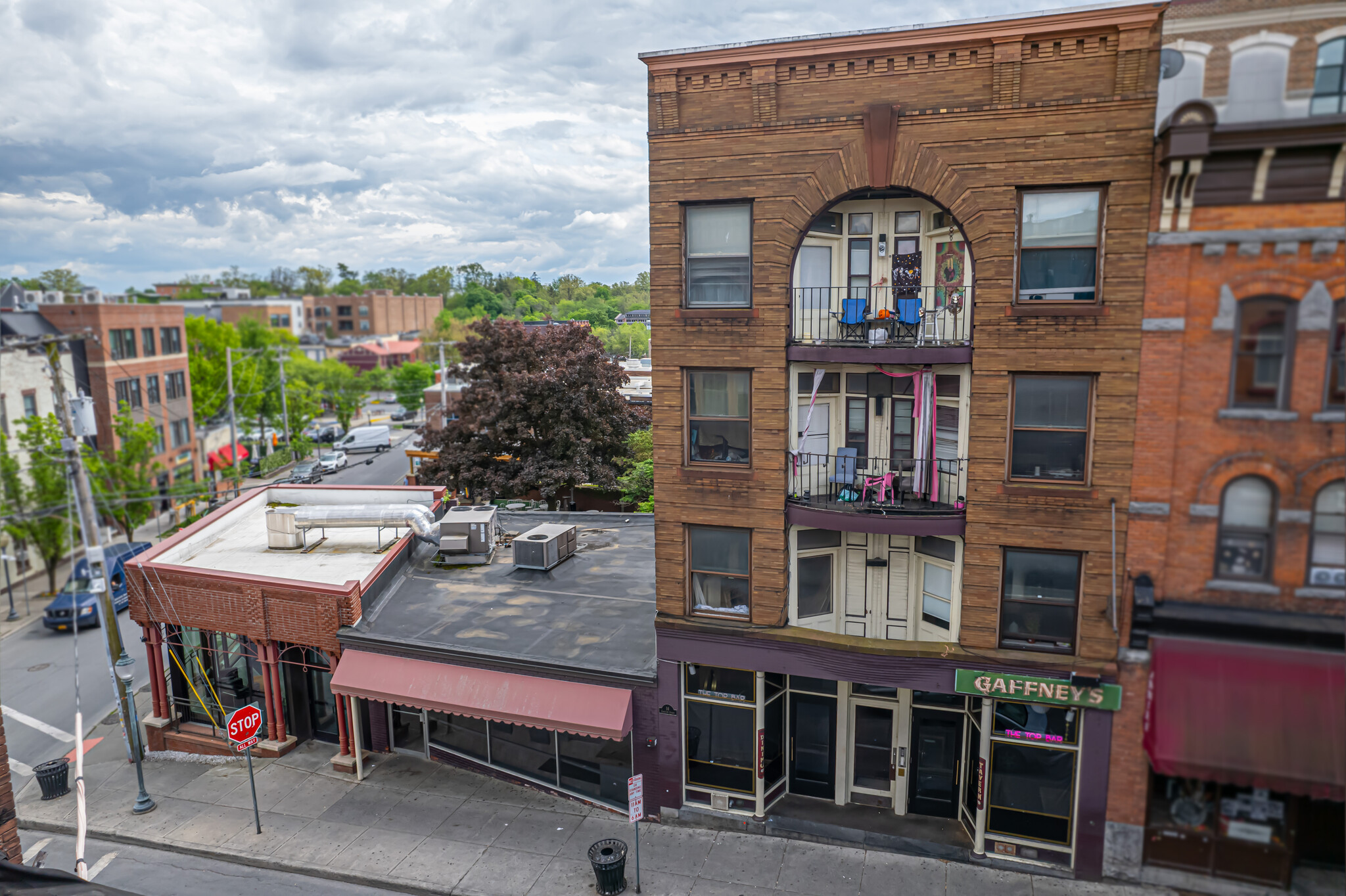 16-20 Caroline St, Saratoga Springs, NY en venta Foto del edificio- Imagen 1 de 16