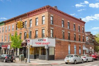 7002 3rd Ave, Brooklyn, NY en alquiler Foto del edificio- Imagen 2 de 6