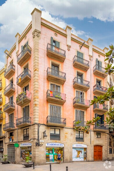 Edificio residencial en Barcelona, Barcelona en venta - Foto principal - Imagen 1 de 2