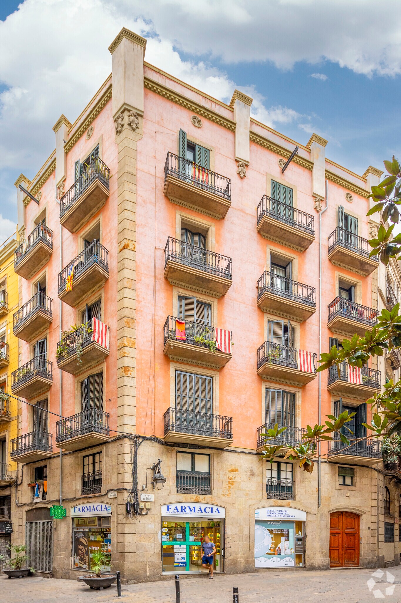 Edificio residencial en Barcelona, Barcelona en venta Foto principal- Imagen 1 de 3