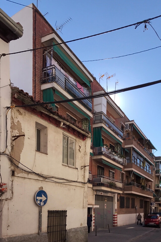 Más detalles de Calle Galeotes, 6, Madrid - Nave en alquiler