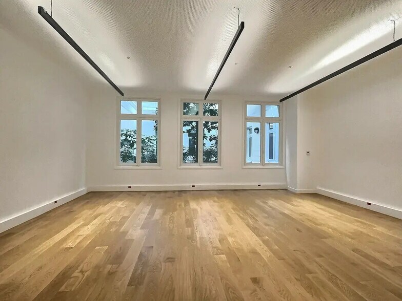 42 Rue De Bassano, Paris en alquiler - Foto del edificio - Imagen 1 de 13