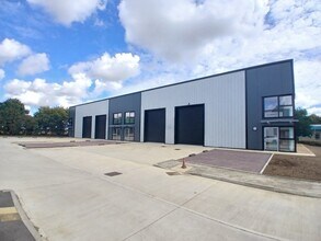 Phase 2, Meridian Court, Compass Point, St Ives en alquiler Foto del edificio- Imagen 2 de 9