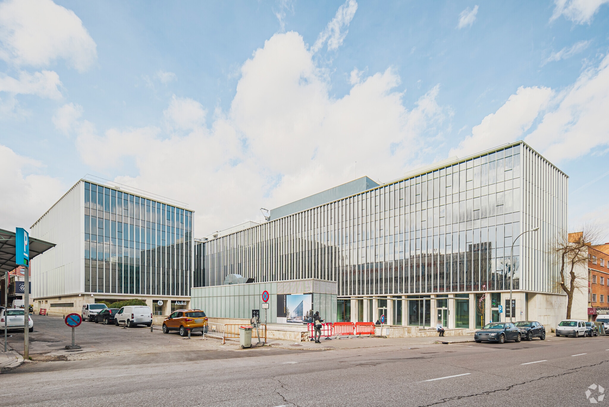 Calle de Julián Camarillo, 21, Madrid, Madrid en alquiler Foto del edificio- Imagen 1 de 3