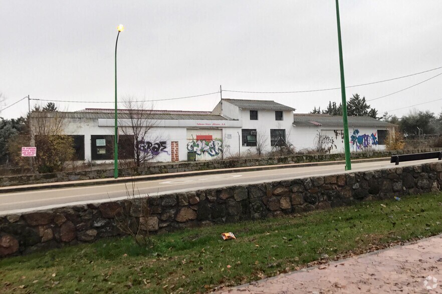 Calle Nava, 41, Valdemorillo, Madrid en alquiler - Foto del edificio - Imagen 2 de 2