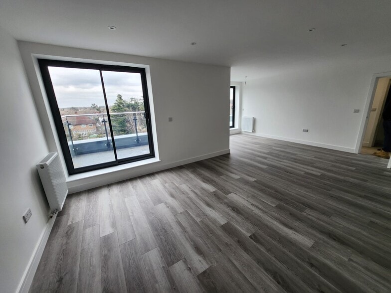 59 Staines Rd W, Sunbury On Thames en venta - Foto del edificio - Imagen 3 de 10