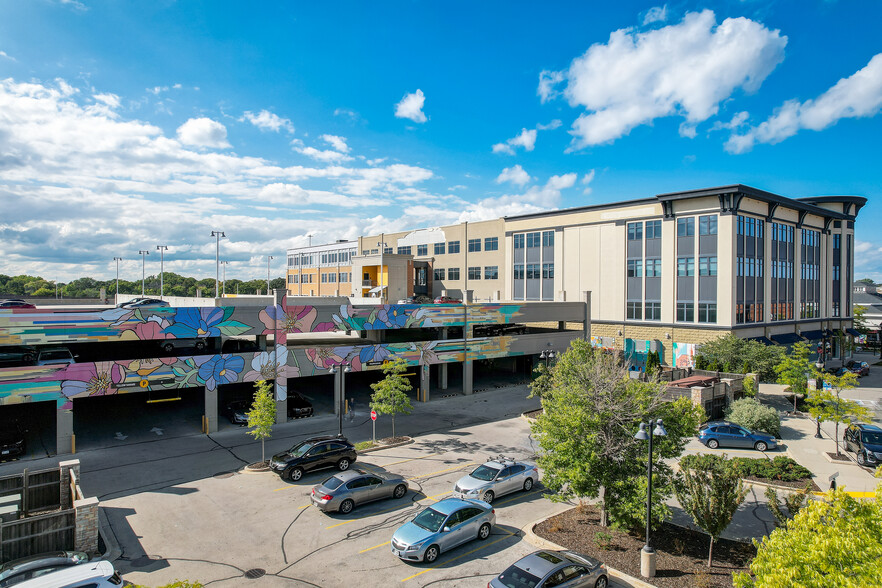 5900 N Port Washington Rd, Glendale, WI en alquiler - Foto del edificio - Imagen 1 de 25