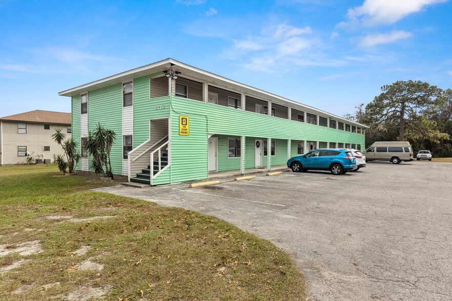 8710 W Mayo Dr, Crystal River, FL en venta - Foto del edificio - Imagen 1 de 25