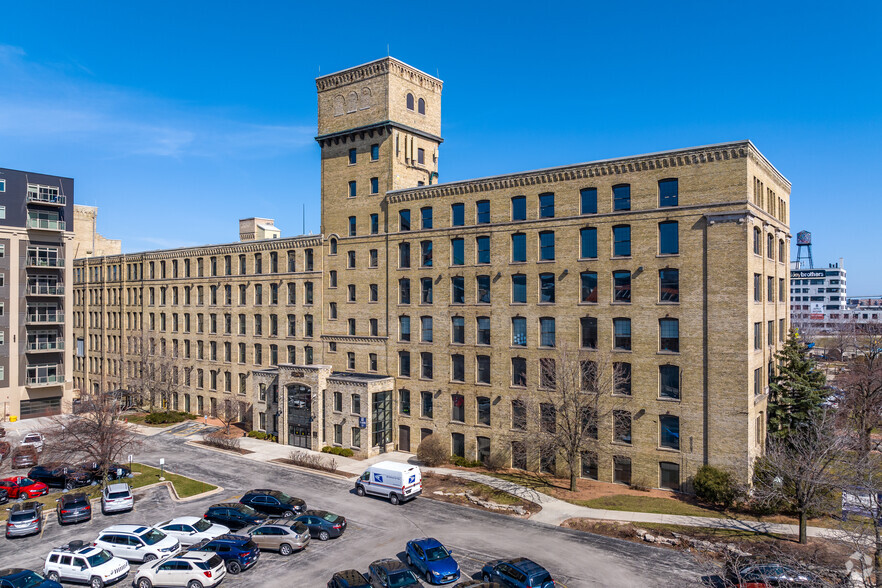 700 W Virginia St, Milwaukee, WI en alquiler - Foto del edificio - Imagen 1 de 5