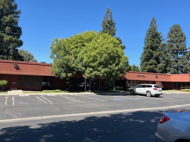 2813 Coffee Rd, Modesto, CA en venta - Foto del edificio - Imagen 1 de 33