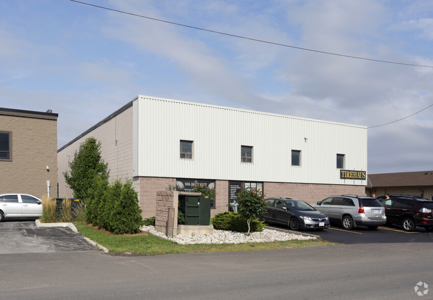 230 Pritchard Rd, Hamilton, ON en venta - Foto del edificio - Imagen 2 de 2