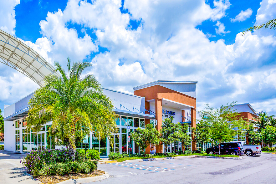 6510-6596 N University Dr, Tamarac, FL en alquiler - Foto del edificio - Imagen 1 de 13