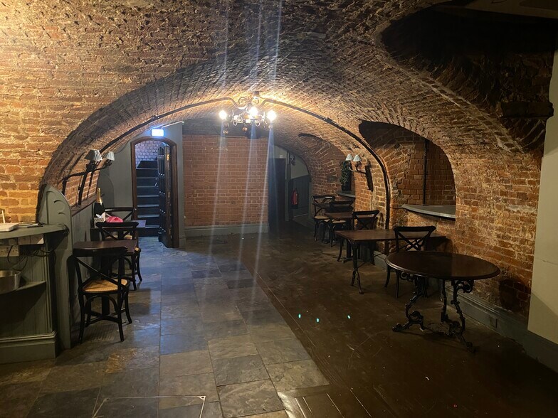 2 Suffolk Ln, London en alquiler - Foto del edificio - Imagen 3 de 3