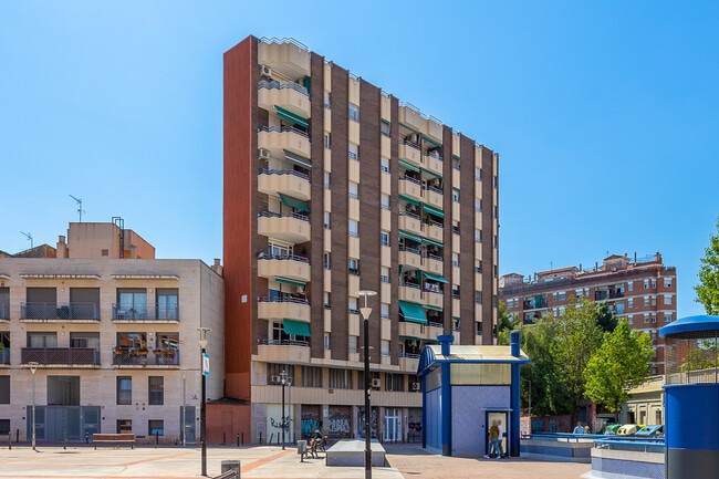 Más detalles de Carrer del General Prim, 27, L'Hospitalet de Llobregat - Edificio residencial​ en venta