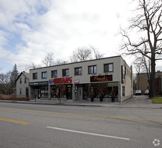 46-50 Lakeshore Rd W, Oakville, ON en alquiler - Foto del edificio - Imagen 2 de 5