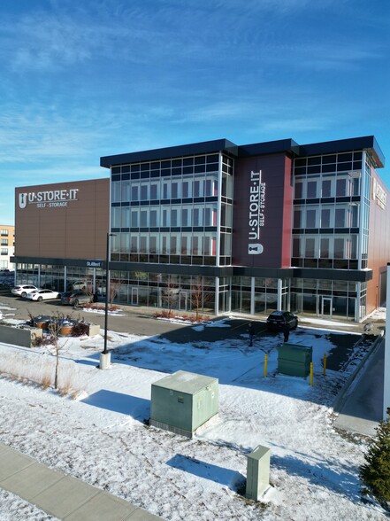 1135 St. Albert Trl, St. Albert, AB en alquiler - Foto del edificio - Imagen 1 de 4