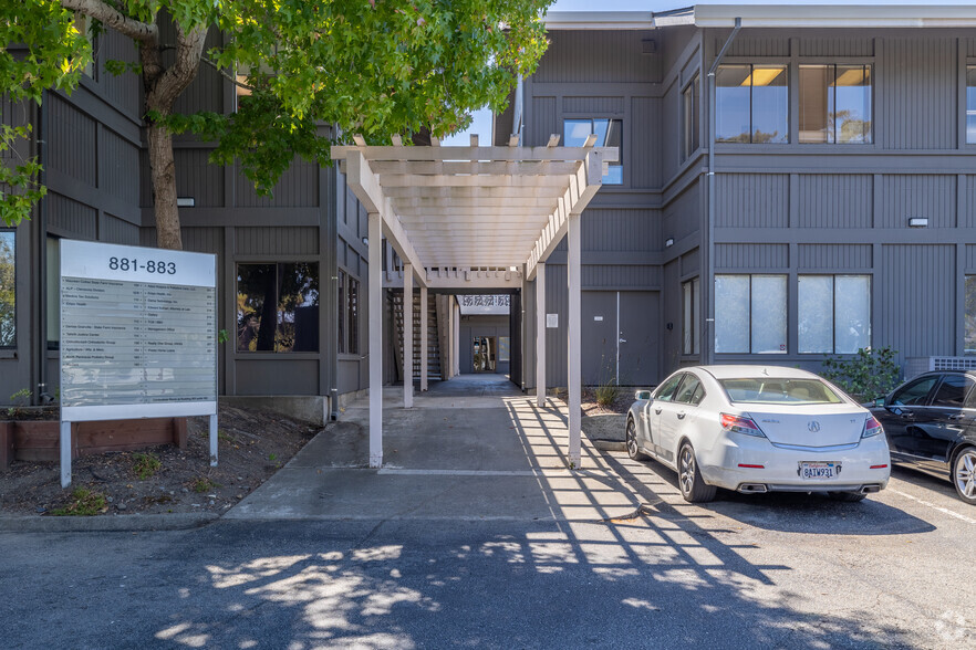 901 Sneath Ln, San Bruno, CA en alquiler - Foto del edificio - Imagen 1 de 6