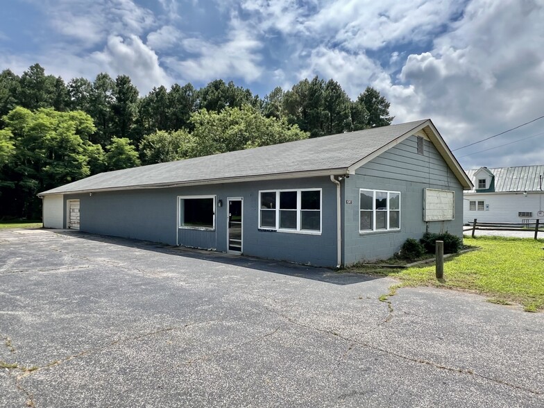 15242 General Puller Hwy, Deltaville, VA en venta - Foto del edificio - Imagen 1 de 20