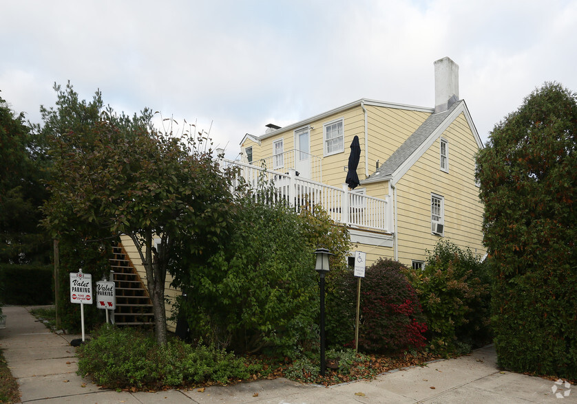 755 Montauk Hwy, Water Mill, NY en venta - Foto del edificio - Imagen 3 de 26