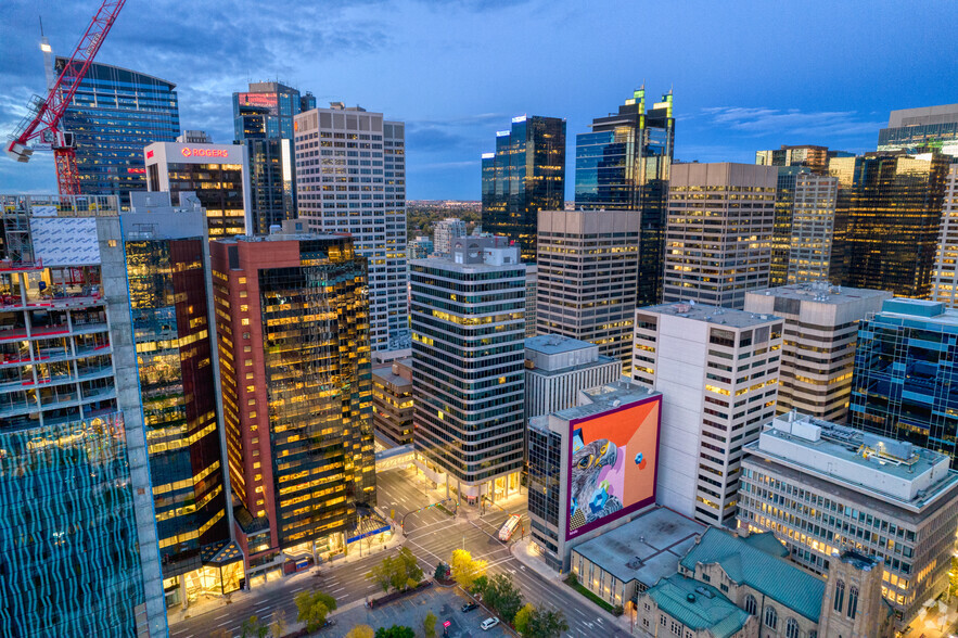 444 5th Ave SW, Calgary, AB en alquiler - Vista aérea - Imagen 3 de 3