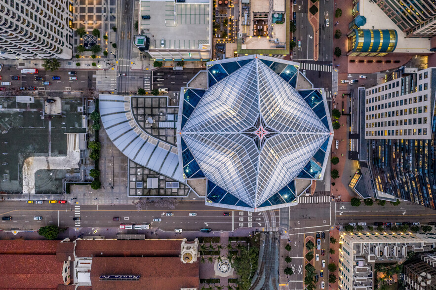 600 W Broadway, San Diego, CA en alquiler - Vista aérea - Imagen 3 de 8