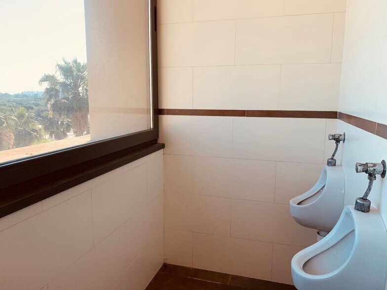 Oficina en Santiponce en alquiler - Foto del edificio - Imagen 3 de 20