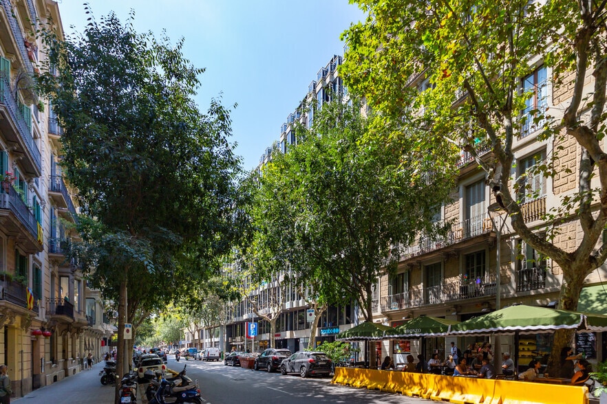 Carrer de Còrsega, 301, Barcelona, Barcelona en alquiler - Foto del edificio - Imagen 2 de 2