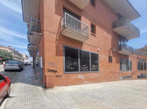 Más detalles de Carrer Josep Salto i Carreras, 5, Rubí - Edificio residencial​ en venta