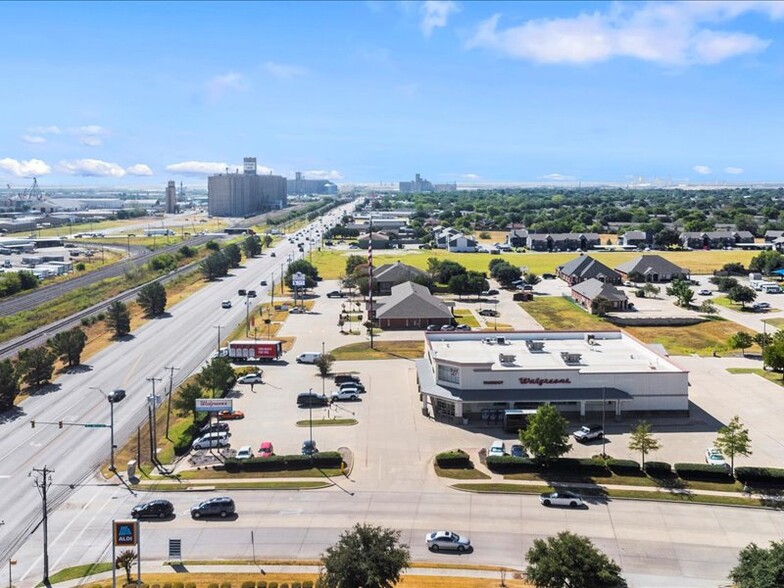 833 N Saginaw Blvd, Saginaw, TX en venta - Foto del edificio - Imagen 3 de 9