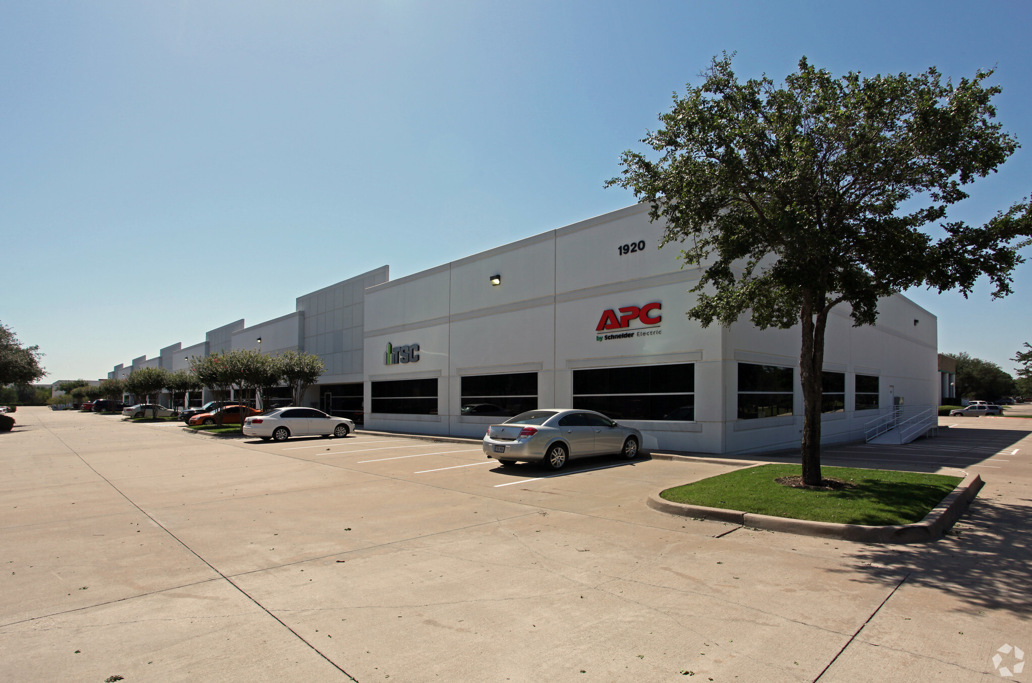 1920 Hutton Ct, Farmers Branch, TX en alquiler Foto del edificio- Imagen 1 de 10