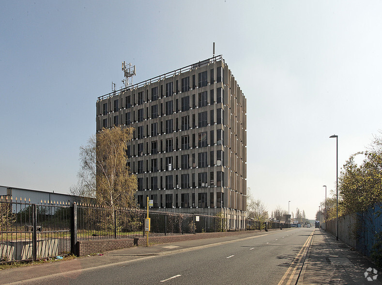 Charleywood Rd, Liverpool en venta - Foto del edificio - Imagen 2 de 3