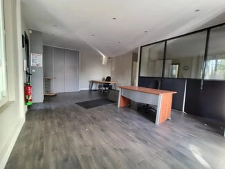 Más detalles de 46 Rue Des Broderies, Coignières - Local en alquiler